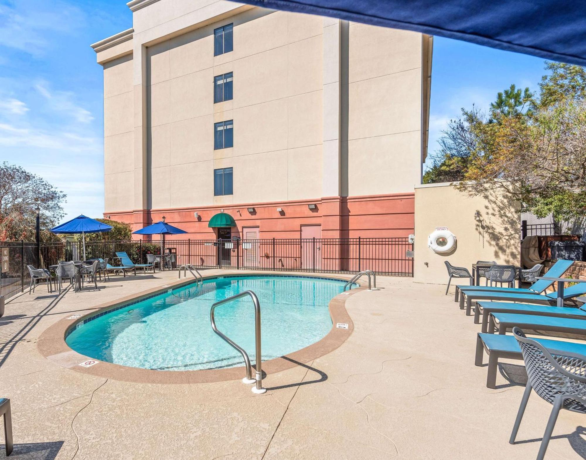 Hampton Inn Columbus-North Exterior foto
