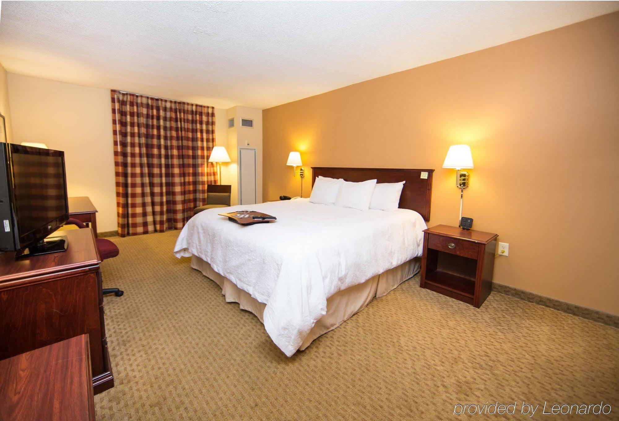 Hampton Inn Columbus-North Exterior foto