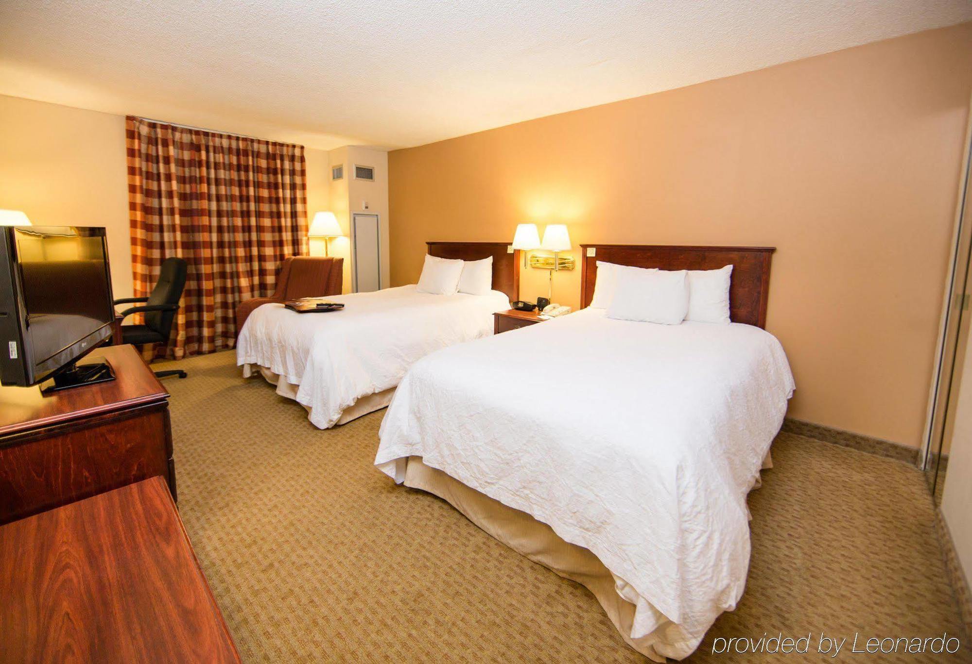 Hampton Inn Columbus-North Exterior foto